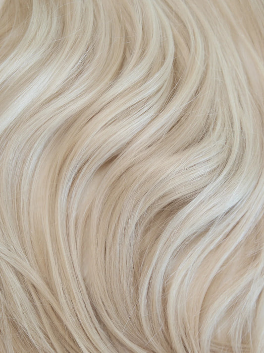 Ash Blonde (60) 22" 220g - Clip-Ins